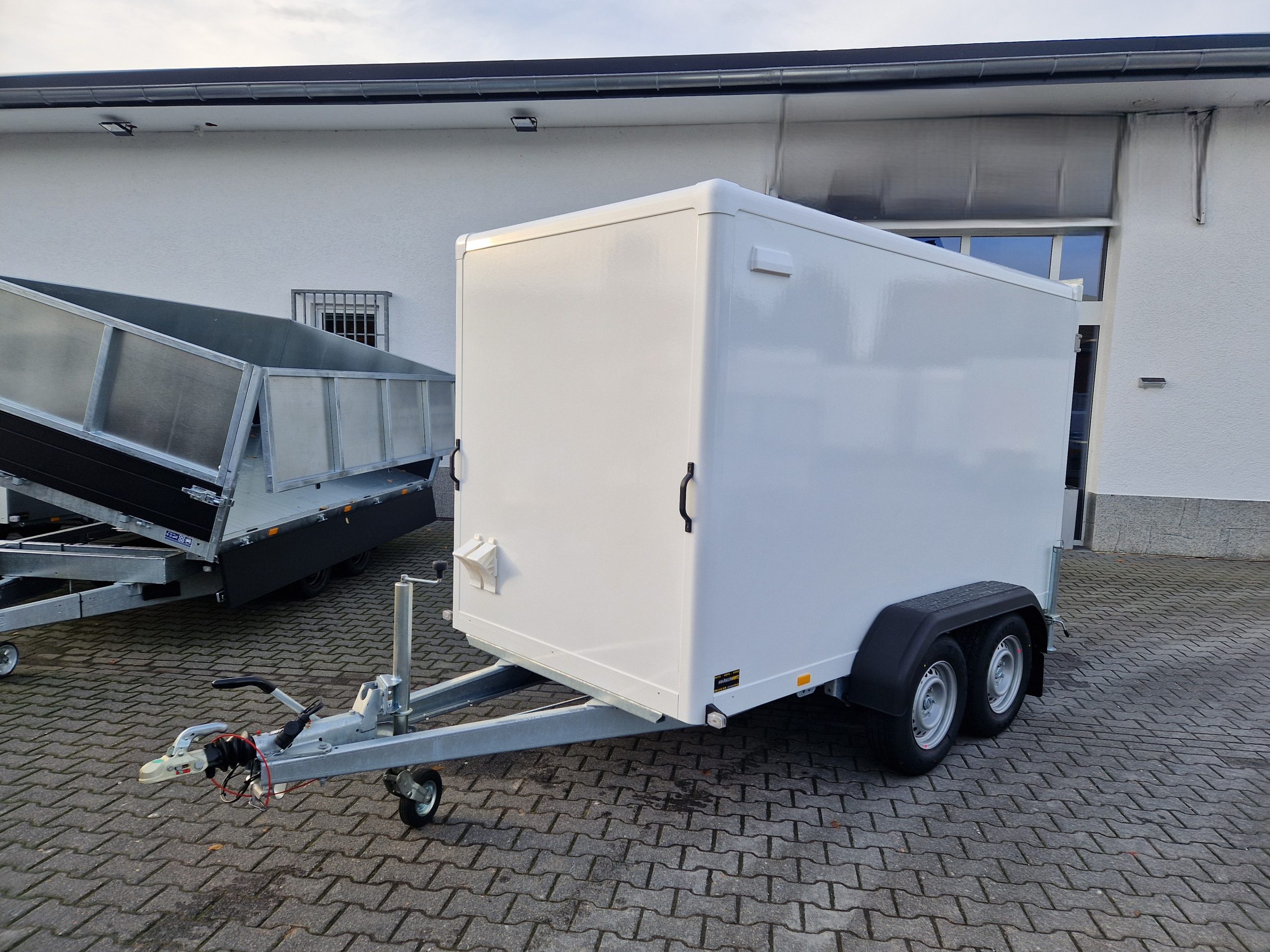 Kargo FS2730/180HTL 305x159x180cm GFK Zurrsystem Tieflader LED (M) 2700kg 100km/H