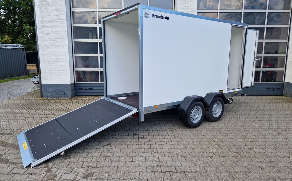 csm_20231003_171851_3abcfb402c.jpg Brenderup Cargo Dynamic CD350 TB R ST 350x155x185cm Heckrampe Seitentür Wabenwände (L) 2500kg – Image 1